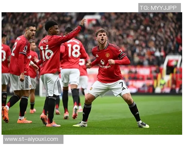 TA:阿莫林会坚持三后卫阵型,他认为这可以带领曼联重夺奖杯