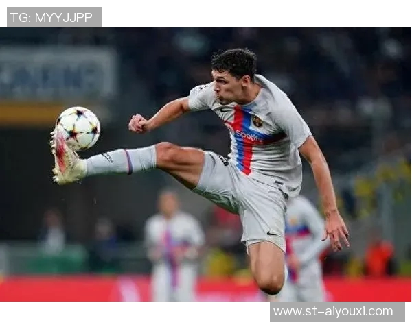 世体:克里斯滕森的合同将在明年到期,但他想继续留在巴萨